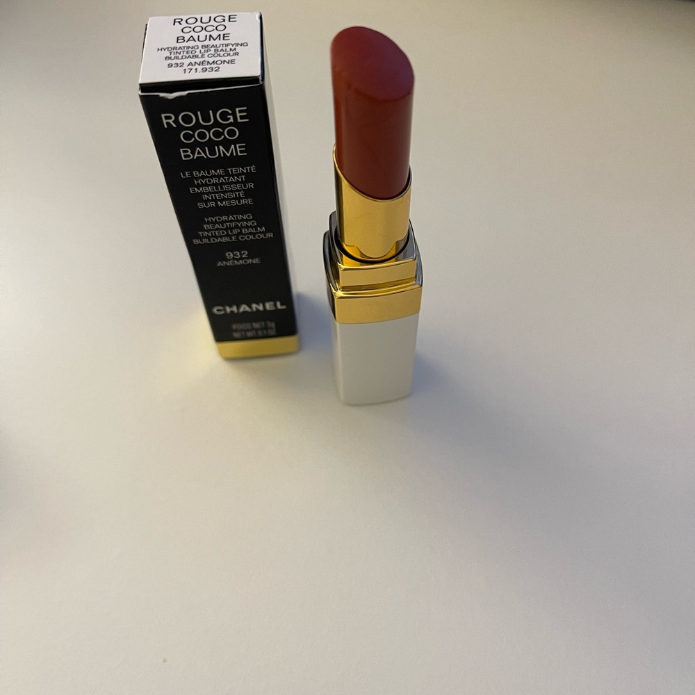 CHANEL Rouge Coco Baume in 932 Anemone